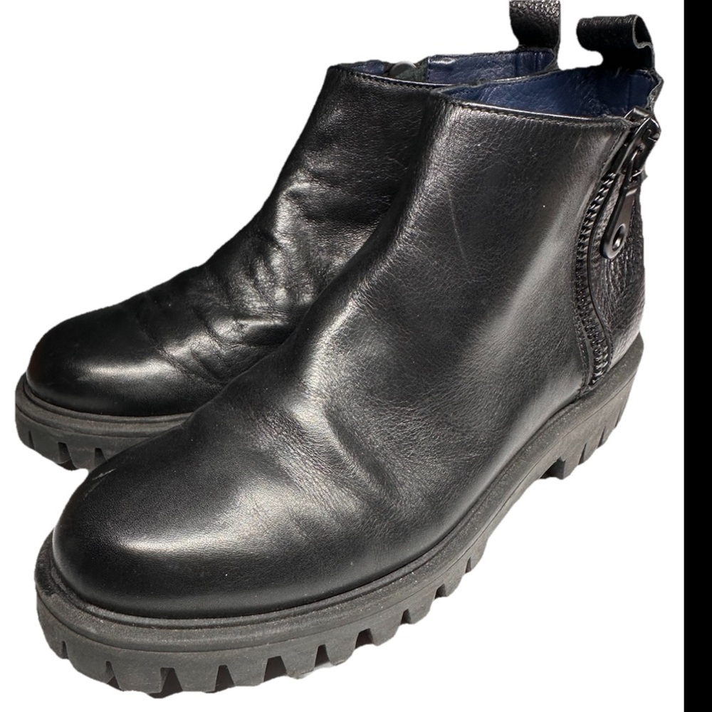 POLLINI Women’s Black Soft Italian Leather Lug Sole Ankle Boots Sz 8.5